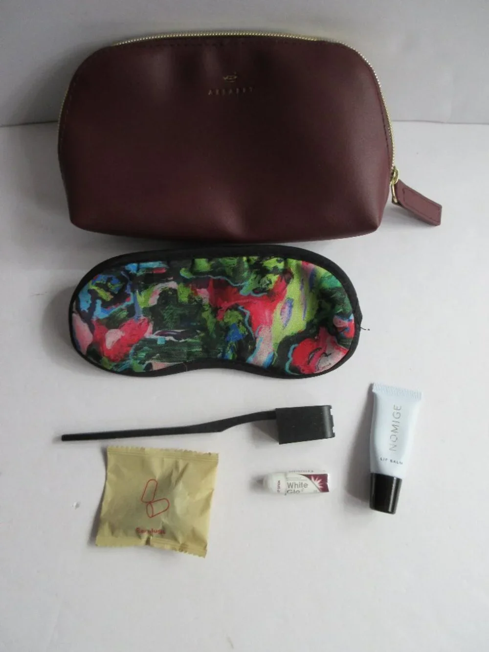 Brussels Belgium Airlines Amenity Kit 6pc Set Travel Eyemask Nomige Aesaert